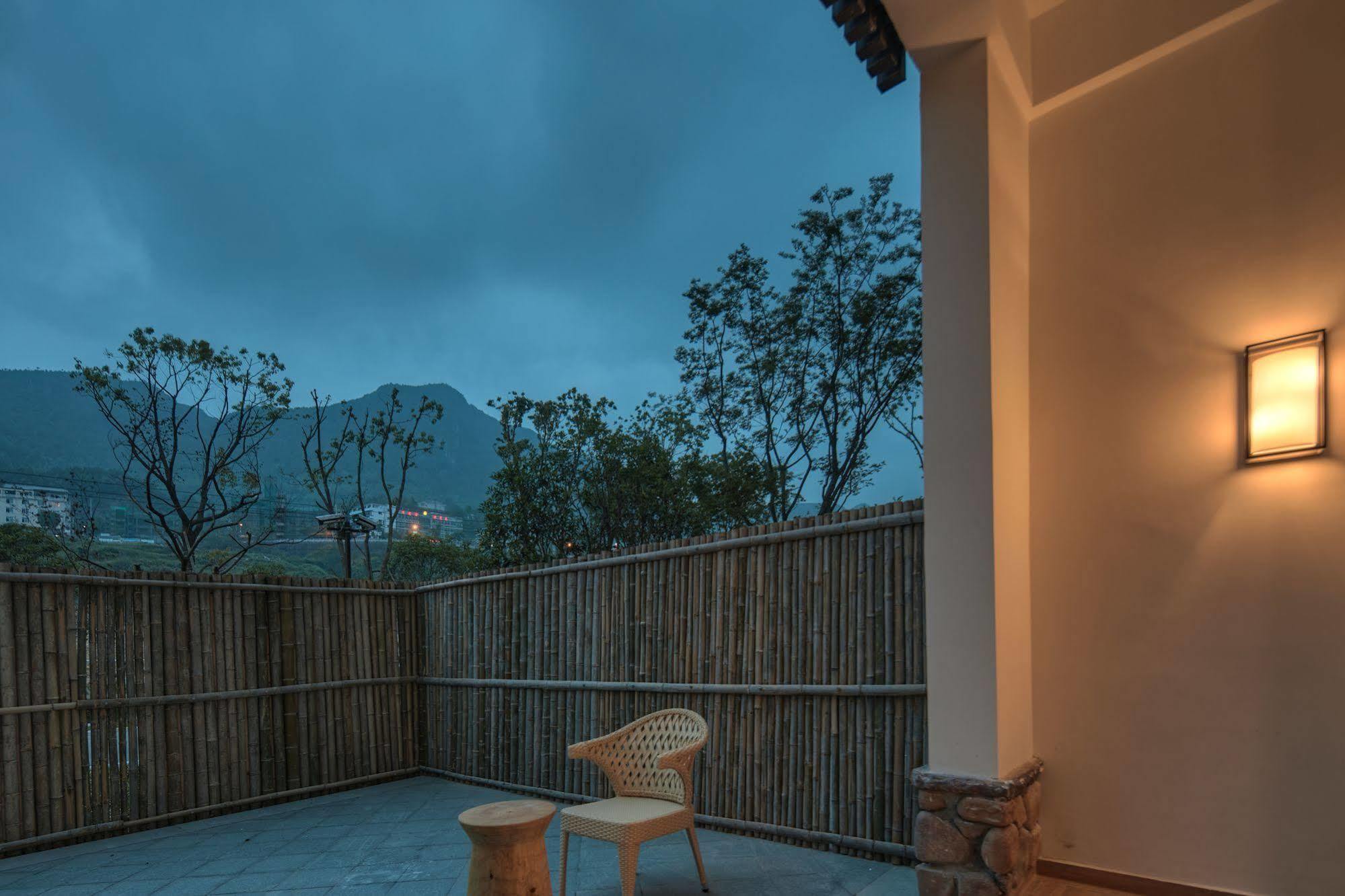 Holiday Inn Express Zhejiang Qianxia Lake By Ihg Qingtian Exterior foto